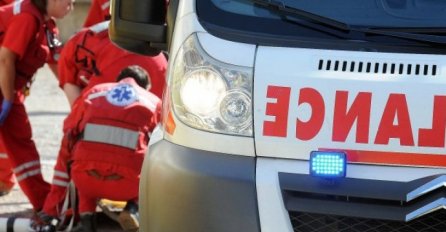 STRAVIČNA NESREĆA: Automobilom se zabio u most, povrijeđeno četvero djece
