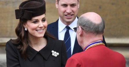 KATE I WILLIAM POKAZALI SINA: Prvo pojavljivanje novog princa u javnosti (FOTO) 