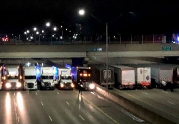 Muškarac prijeti da će se baciti s mosta: Policija zatvorila oba smjera autoceste, zaustavljaju kamione