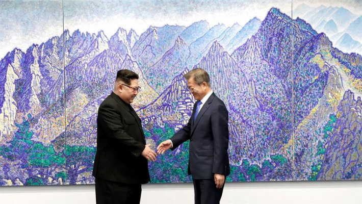 2018-04-27t034008z-1983263356-rc14a38283c0-rtrmadp-3-northkorea-southkorea-summit