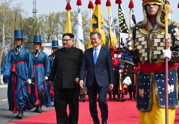 Lideri Sjeverne i Južne Koreje razgovarali iza zatvorenih vrata 100 minuta