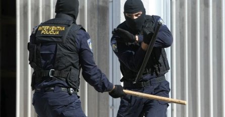 OPSADNO STANJE: Specijalci jure ka gradu, zatvorena cesta, MOLE SE GRAĐANI DA OSTANU U KUĆAMA!