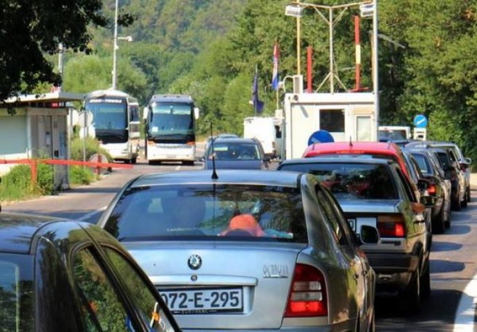 Na GP Orašje, Bosanski Brod i Bosanska Gradiška pojačan promet vozila