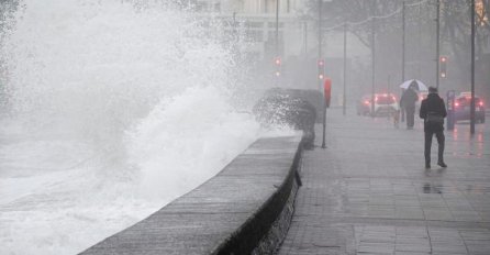 NEVRIJEME BJESNI EVROPOM: Poplavljeni tuneli, putevi, IMA POVRIJEĐENIH