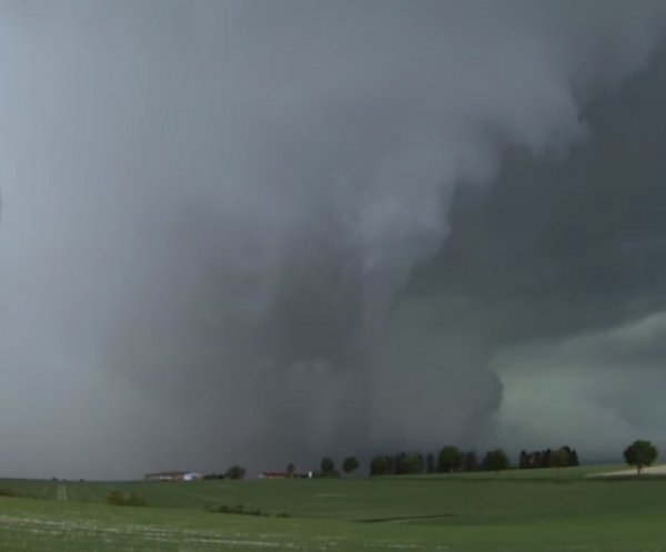tornado1
