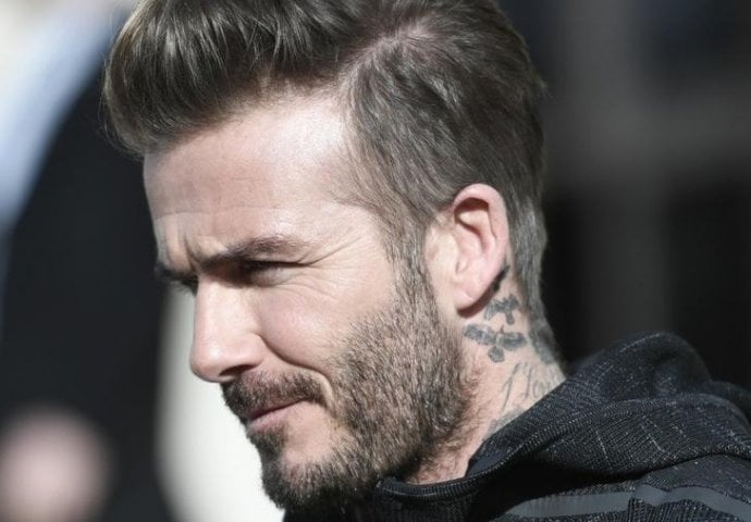 DAVID BECKHAM U SUZAMA, NIJE MOGAO NI SLUTITI ŠTA ĆE MU URADITI: Uhvatio se za lice i počeo plakati (VIDEO)