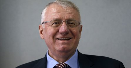 Šešelj: Idemo u Hrtkovce bez obzira na pravni ishod