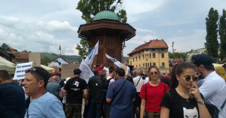 SKUP PODRŠKE DUDAKOVIĆU U SARAJEVU: "Uz generale smo i pravda će pobijediti"