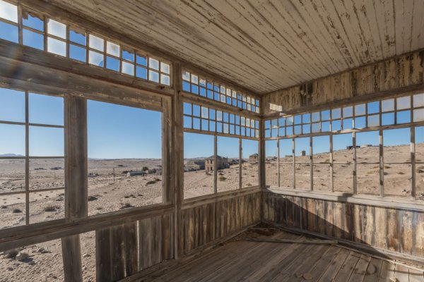 i-photograph-this-abandoned-mining-village-in-namibia-5ae9e70a689fb-880