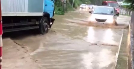 SVI STRAHUJU OD POPLAVA KOJE SU SE DESILE 2014.: Nakon Zavidovića i OVAJ GRAD pod vodom!