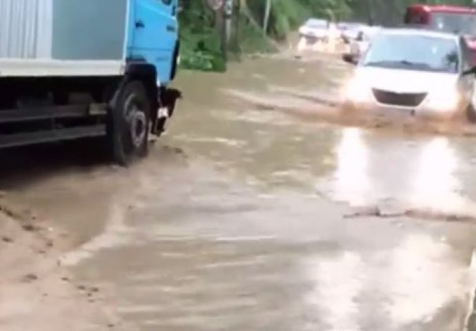 SVI STRAHUJU OD POPLAVA KOJE SU SE DESILE 2014.: Nakon Zavidovića i OVAJ GRAD pod vodom!