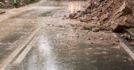 Vozači, oprez: Učestali odroni, savjetuje se opreznija vožnja