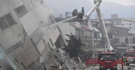 ZEMLJOTRES SRUŠIO NA DESETINE KUĆA: Ne pristižu informacije o povrijeđenima