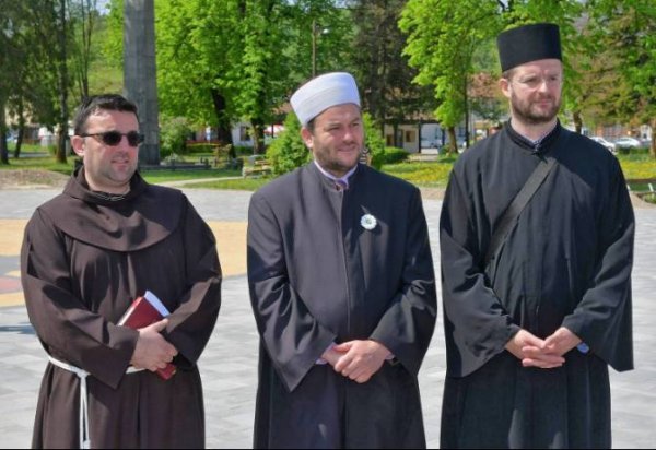 31337779-10211320640387606-2313173917092544512-n