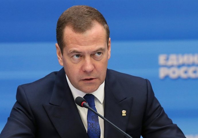 Medvedev: Bilo koje oružje, uključujući nuklearno, može se koristiti za odbranu teritorije