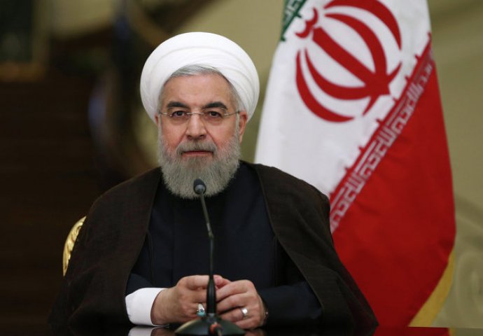 Rouhani pozvao na ukidanje zabrane prisustva žena na nogometnim stadionima