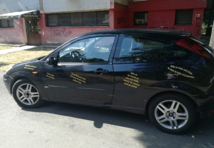 CIJELI BEOGRAD U ČUDU JE GLEDAO OVAJ AUTO: Svi su ga obilazili najmanje dva puta, a kada se PRIBLIŽITE shvatićete i zašto (FOTO)