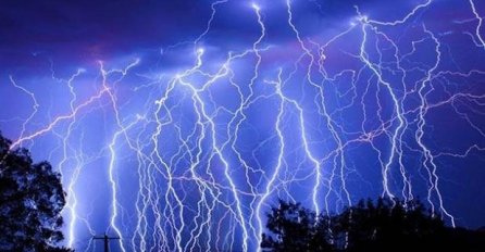 Širom Evrope za 48 sati zabilježeno više od pola miliona udara munja