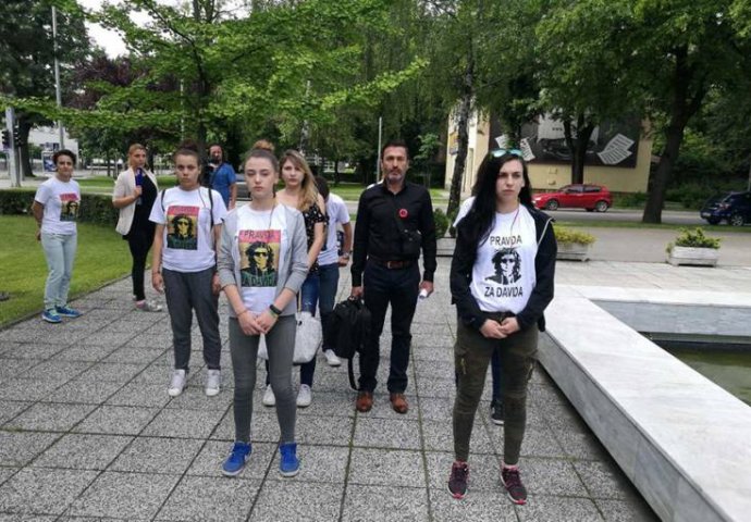 Davor Dragičević stigao u Narodnu skupštinu RS, očekuje se njegovo obraćanje