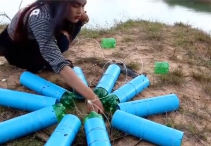 PRUT I MREŽA VAM VIŠE NEĆE BITI POTREBNI: Isjekla je plastične flaše i upecala gomilu riba za večeru (VIDEO)