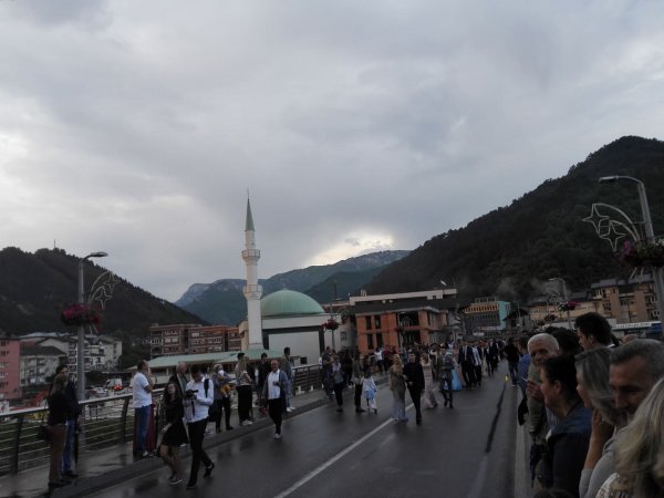 32266429-1294659740667504-100491922509922304-n