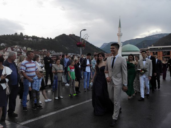 32290786-1294664654000346-168596407173775360-n