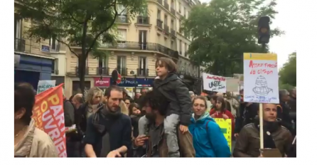 SVI NA NOGAMA Revoltirani poručuju predsjedniku: Jedna godina je dovoljna! (VIDEO)