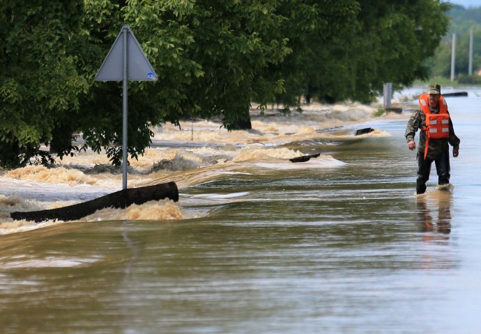 Olujno nevrijeme potopilo grad, na snazi žuti Meteoalarm i to zbog ove opasnosti