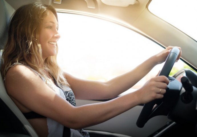 SVI U AUTOMOBILU IMAJU OVU SITNICU: Rijetko koji vozač uopšte zna koliko je KORISNA 
