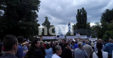 'PRAVDA ZA DAVIDA I DŽENANA': Počelo okupljanje u Sarajevu (FOTO)