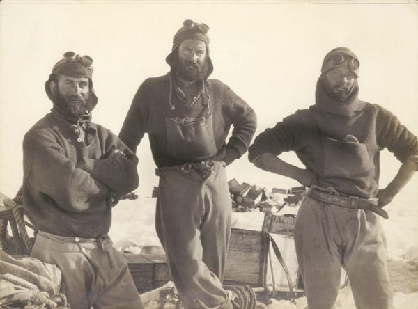 rare-photos-first-australasian-expedition-antarctica-37-5af93cf55f0b7-700