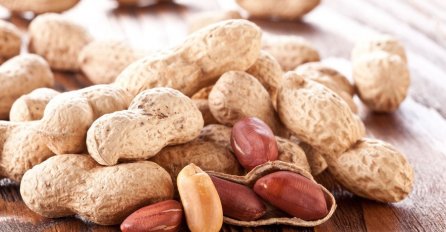 Svako veče jela šaku kikirikija: Evo šta joj se desilo sa tijelom i zdravljem