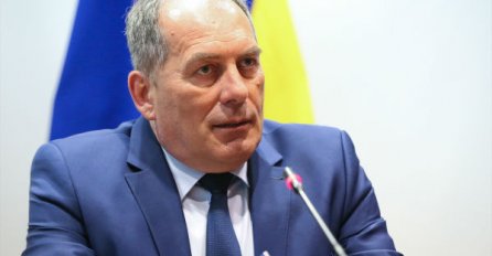 "Granica će biti zaštićena"  Dragan Mektić je rekao kako će šatorska naselja biti rasformirana