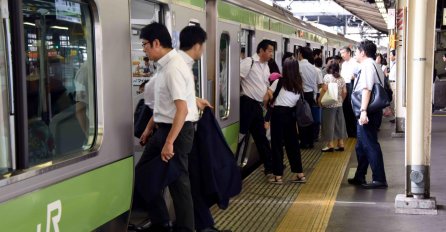 ZA RUBRIKU VJEROVALI ILI NE: Japanska željeznica uputila javno izvinjenje putnicima jer je voz krenuo 25 sekundi ranije