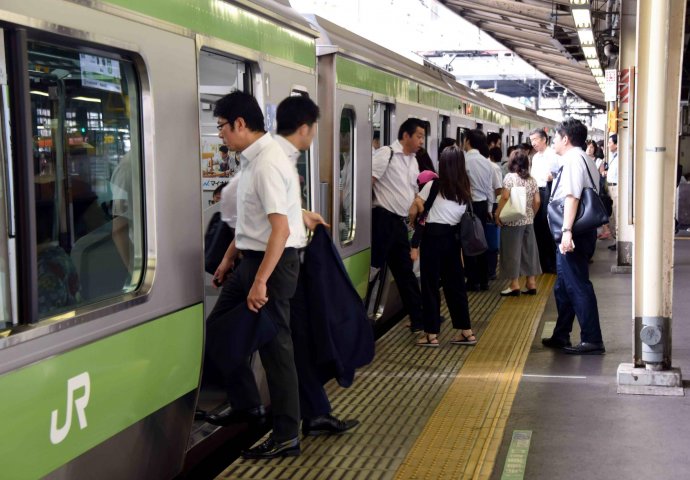 ZA RUBRIKU VJEROVALI ILI NE: Japanska željeznica uputila javno izvinjenje putnicima jer je voz krenuo 25 sekundi ranije