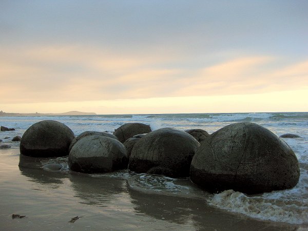 moeraki-boulders-sunset1