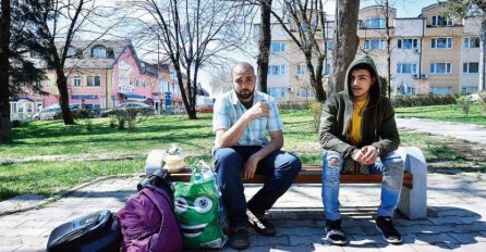 Iz parka u Velikoj Kladuši premješteni u kamp: Migrantima obezbijeđena voda, toalet, struja