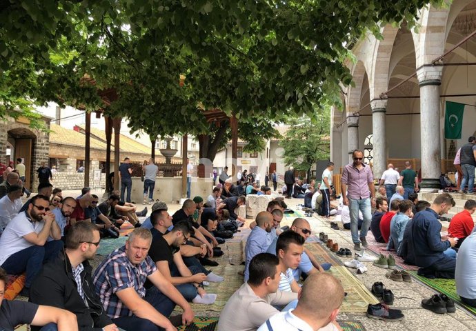 Islamska zajednica BiH uputila apel vjernicima za klanjanje džuma-namaza