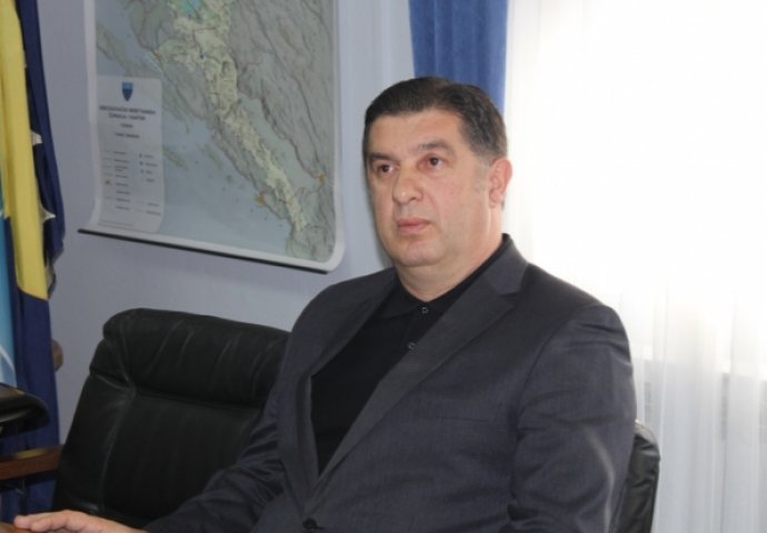 ANKETA: Treba li Ilija Lasić krivično odgovarati za zaustavljanje migranata na Ivan - Sedlu?