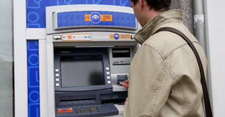 OVOG SE TREBA BOJATI: Možete li da uočite kameru koju lopovi koriste na bankomatu?