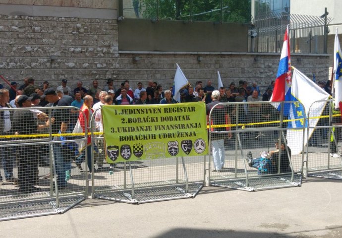 Protest demobilisanih  boraca u Sarajevu nije najavljen policiji