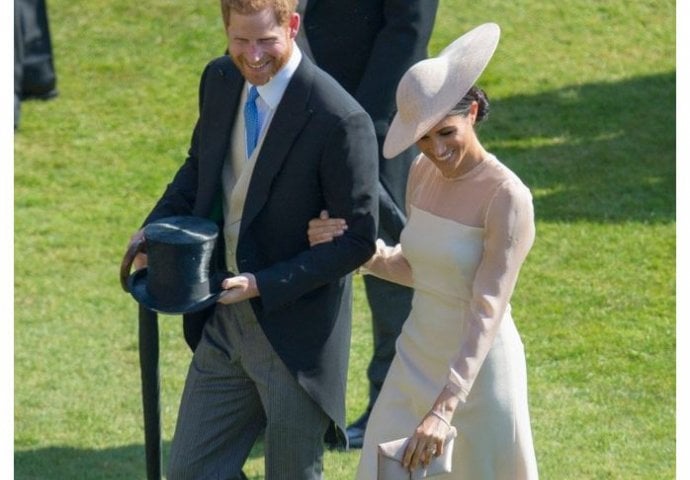 OVA SLIKA POKAZUJE ČISTU LJUBAV NOVOPEČENOG PARA: Na narednoj Meghan je pokazala svoje PRAVO LICE 