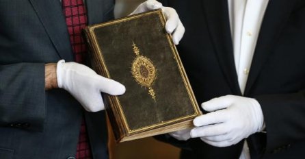 Kur'an star pet stoljeća vraćen u Topkapi palatu u Istanbulu