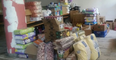 MUPKS-a donirao hranu i higijenske artikle za migranate u Salakovcu