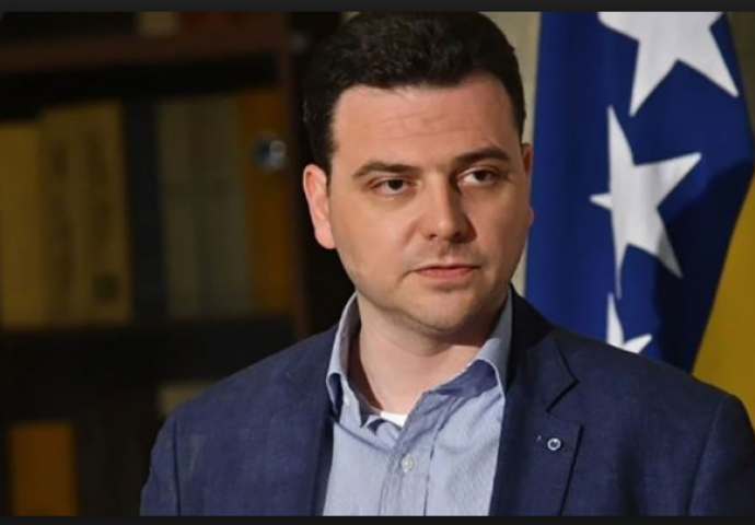 Magazinović: Glasanje na unutarpartijskom referendumu pri kraju, sutra će biti predstavljeni rezultati