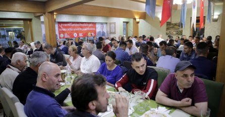 Sarajevo: Upriličen zajednički iftar za oko 1.500 osoba
