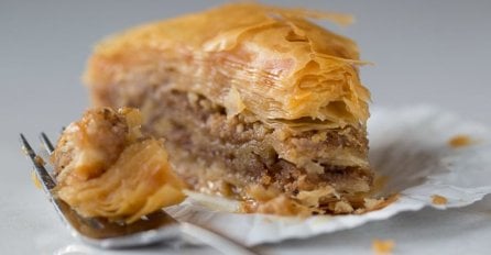 NE PRETJERUJTE DANAS: Znate li koliko kalorija ima jedna baklava?