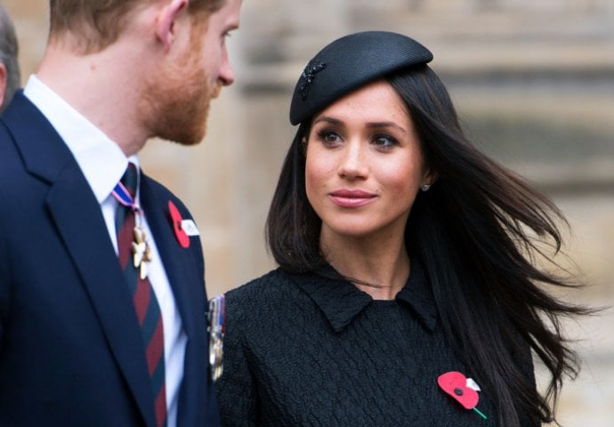 DEFINITIVNO NIJE OBIČNA VOJVOTKINJA: Pogledajte koja sve je kraljevska pravila Meghan Markle prekršila!