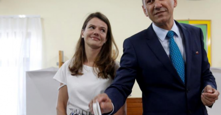 ZATVORENA BIRALIŠTA U SLOVENIJI: Stranka bivšeg premijera Janeza Janše ubjedljivi pobjednik