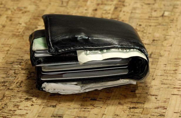 bulging-fat-wallet